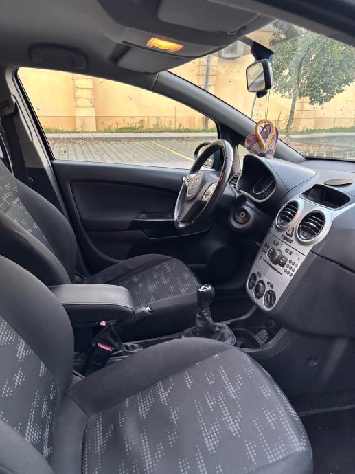 Opel Corsa 1,2 16V, fotografija 5