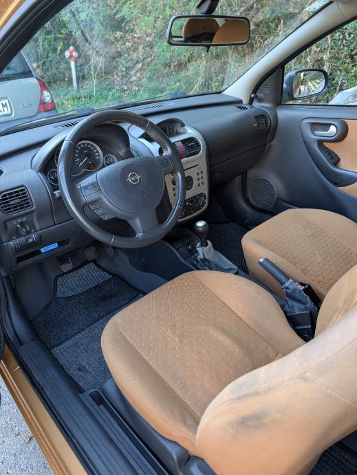 Opel Corsa 1,2 16V, fotografija 2
