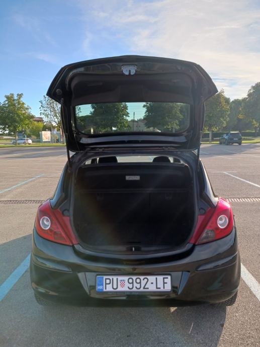 Opel Corsa 1.2 benzin – 2011. – 177.000 km – 3.400 €, fotografija 6
