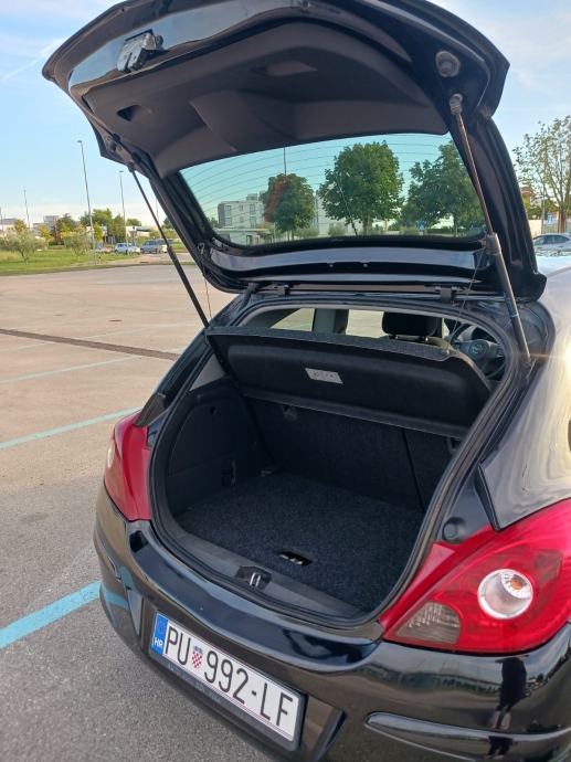 Opel Corsa 1.2 benzin – 2011. – 177.000 km – 3.400 €, fotografija 7