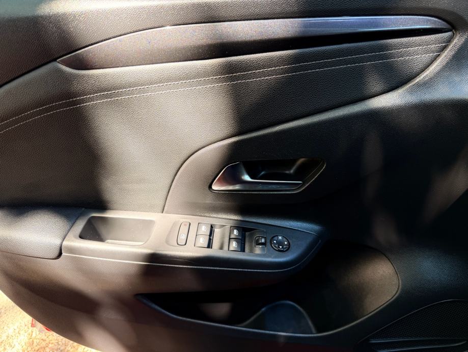 Opel Corsa 1,2 Elegance, fotografija 15