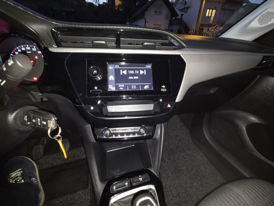 Opel Corsa 1,2, fotografija 13