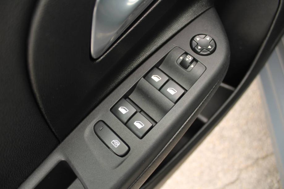 Opel Corsa 1.2 Turbo GS *LED, NAVIGACIJA, KAMERA*, fotografija 14