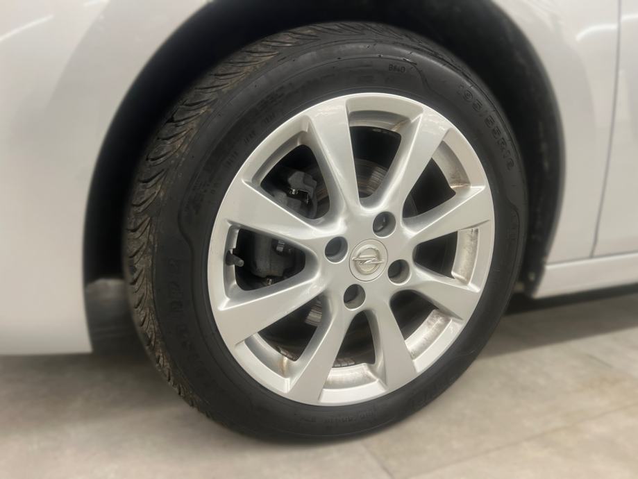 Opel Corsa 1.2 XEL - 3 godine jamstva, fotografija 11
