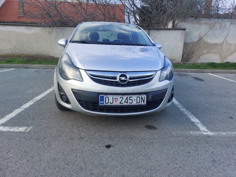 Opel Corsa 1.3 CDTI 2014 g** Reg 1 godinu 10/27**akcija**, fotografija 2