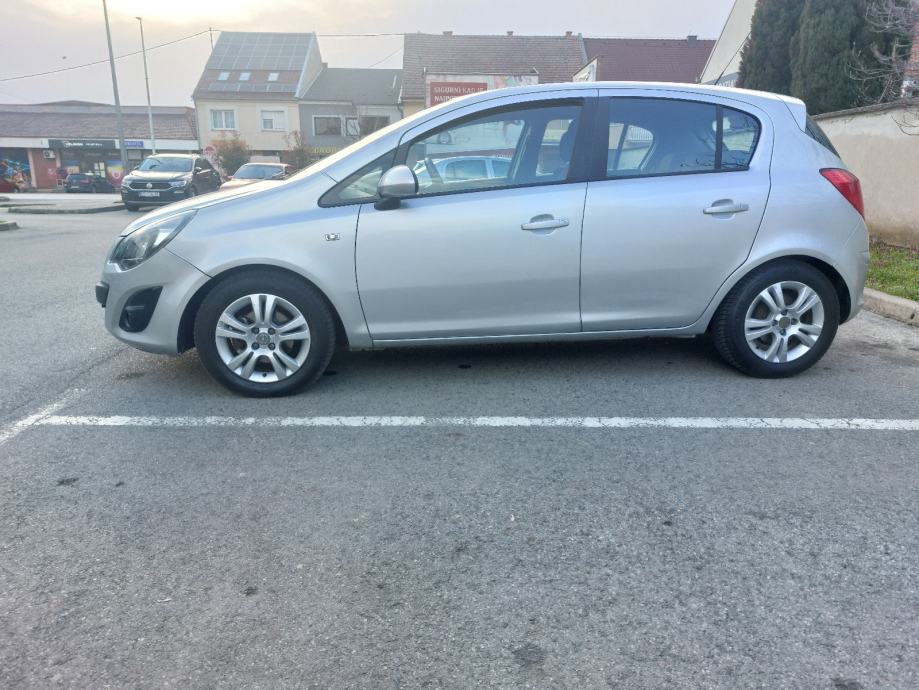 Opel Corsa 1.3 CDTI 2014 g** Reg 1 godinu 10/27**akcija**, fotografija 4