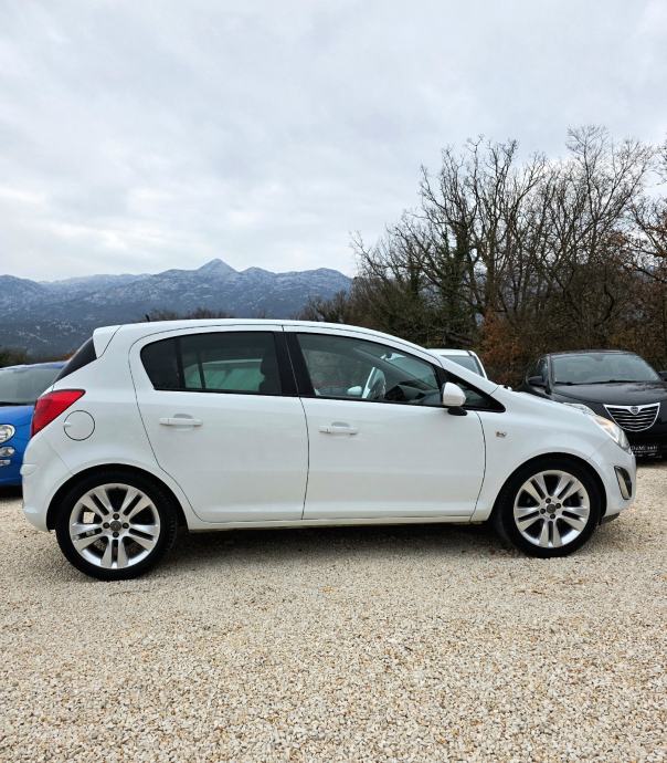 Opel Corsa 1,3 CDTI COSMO-FULL OPREMA 123500km, fotografija 6