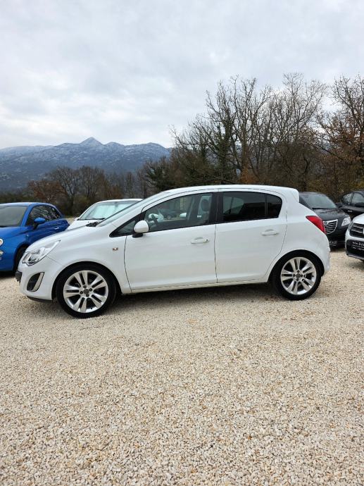 Opel Corsa 1,3 CDTI COSMO-FULL OPREMA 123500km, fotografija 5