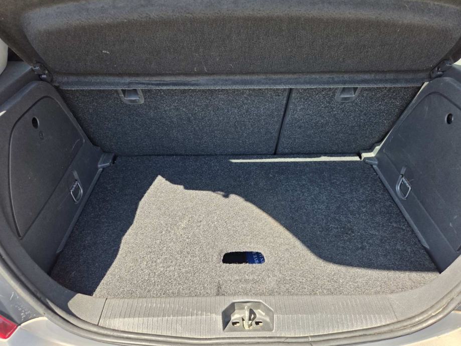 Opel Corsa 1,3 CDTI, 2011, 70kW, 5/2027, 2 seta kotača, fotografija 10