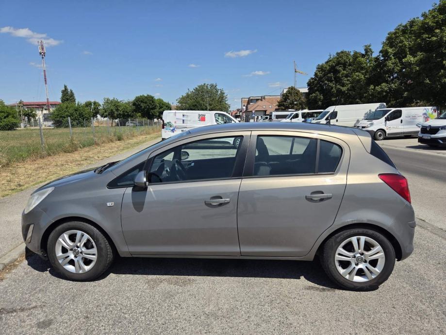 Opel Corsa 1,3 CDTI, 2011, 70kW, 5/2027, 2 seta kotača, fotografija 2