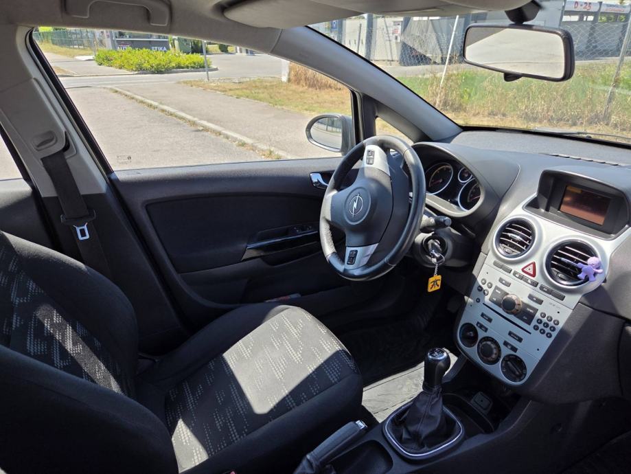 Opel Corsa 1,3 CDTI, 2011, 70kW, 5/2027, 2 seta kotača, fotografija 16