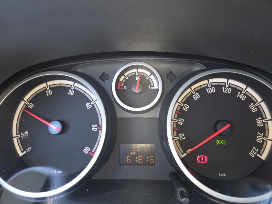 Opel Corsa 1,3 CDTI, 2011, 70kW, 5/2027, 2 seta kotača, fotografija 14
