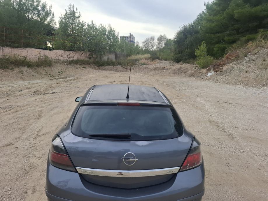 Opel Corsa 1.3 CDTI super stanje, fotografija 3