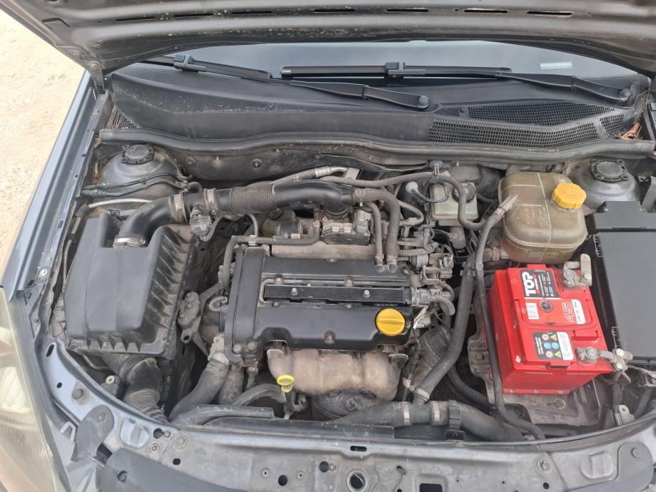 Opel Corsa 1.3 CDTI super stanje, fotografija 9
