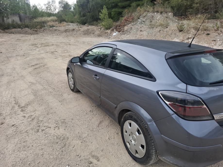 Opel Corsa 1.3 CDTI super stanje, fotografija 6