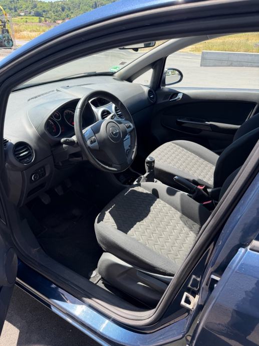 Opel Corsa 1,4 16V, fotografija 8
