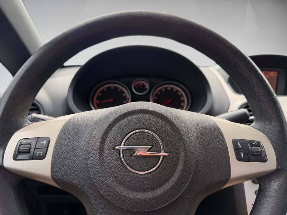 Opel Corsa 1.4 benzin // Registriran g. dana // očuvan, fotografija 11