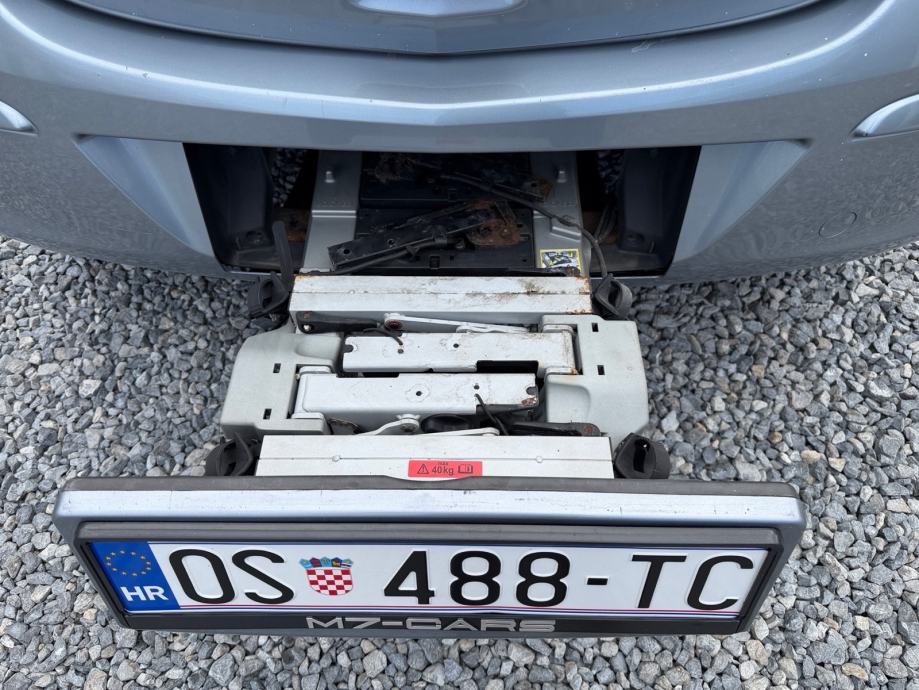 Opel Corsa 1.4 benzin // Registriran g. dana // očuvan, fotografija 13