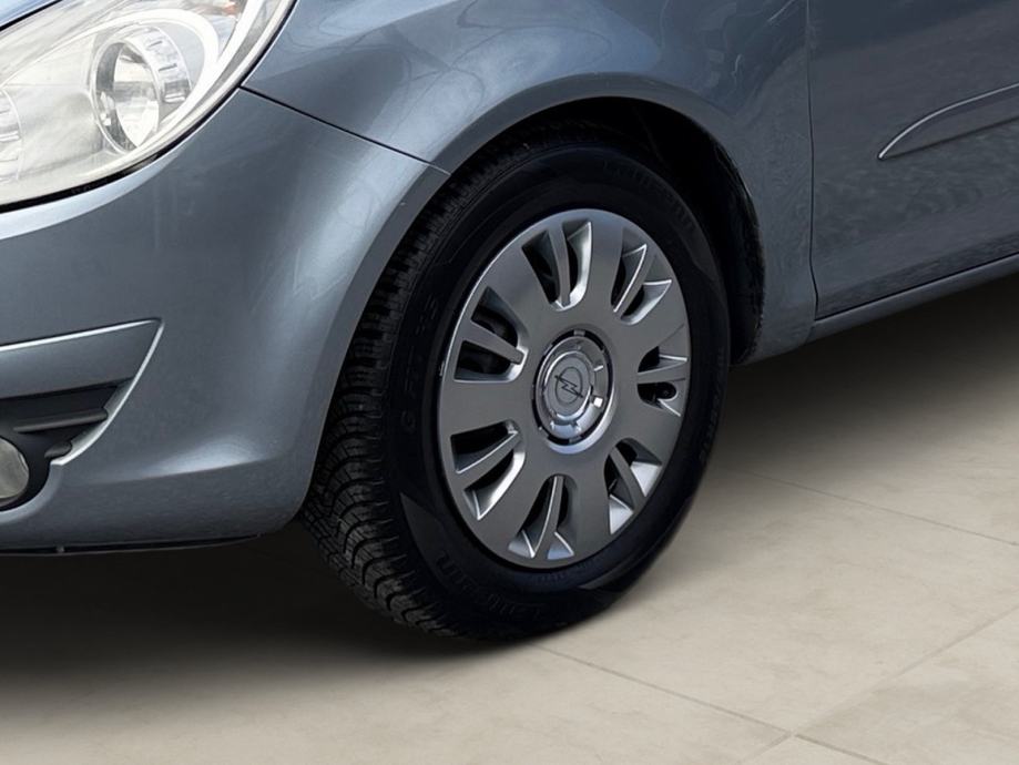 Opel Corsa 1.4 benzin // Registriran g. dana // očuvan, fotografija 2