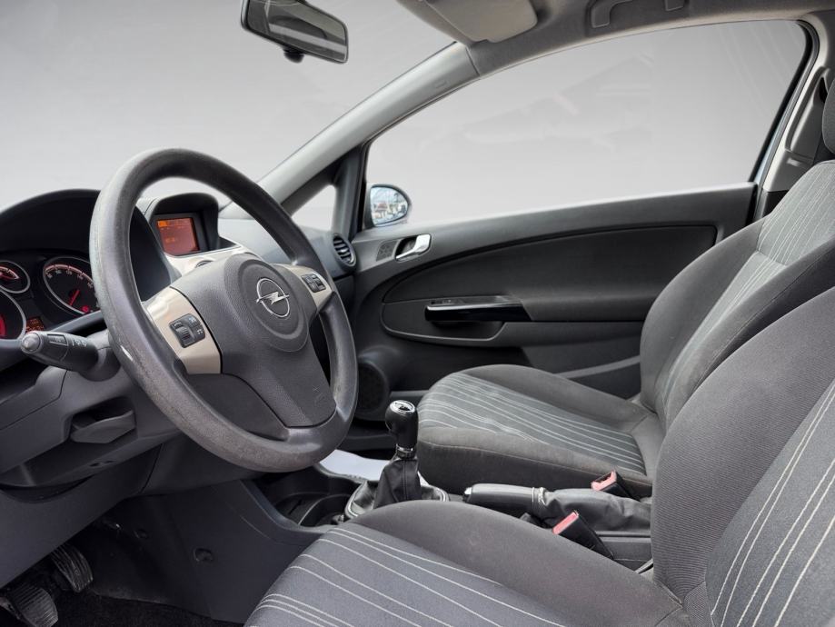 Opel Corsa 1.4 benzin // Registriran g. dana // očuvan, fotografija 10
