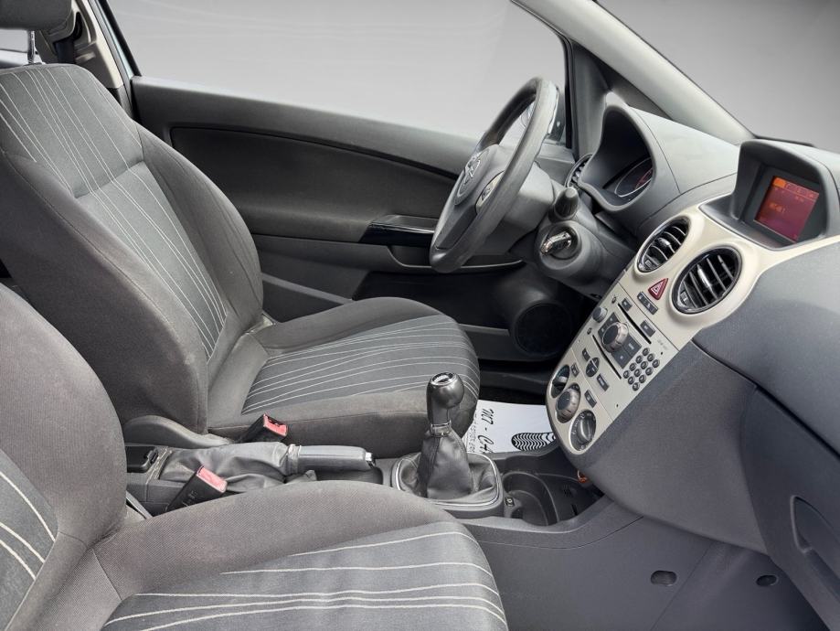 Opel Corsa 1.4 benzin // Registriran g. dana // očuvan, fotografija 12