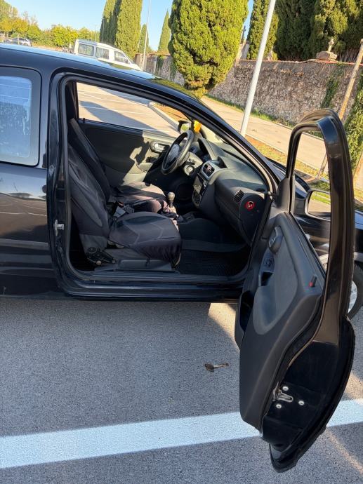 Opel Corsa 1,7 CDTI, fotografija 5