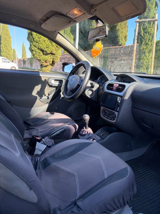 Opel Corsa 1,7 CDTI, fotografija 6