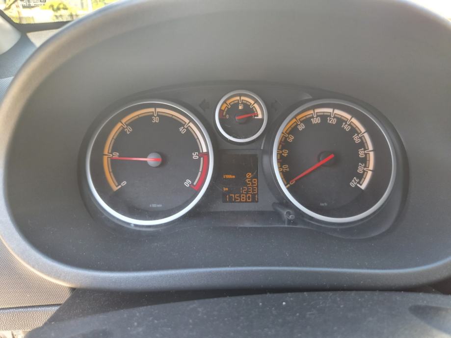 Opel Corsa 1,7 CDTI 96kw/130ps, fotografija 9