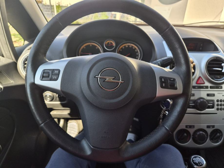 Opel Corsa 1,7 CDTI 96kw/130ps, fotografija 11