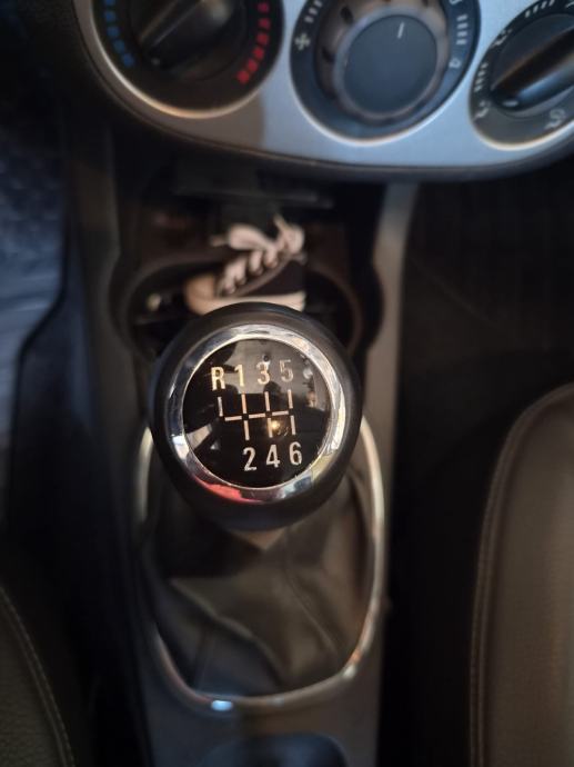 Opel Corsa 1,7 CDTI 96kw/130ps, fotografija 15
