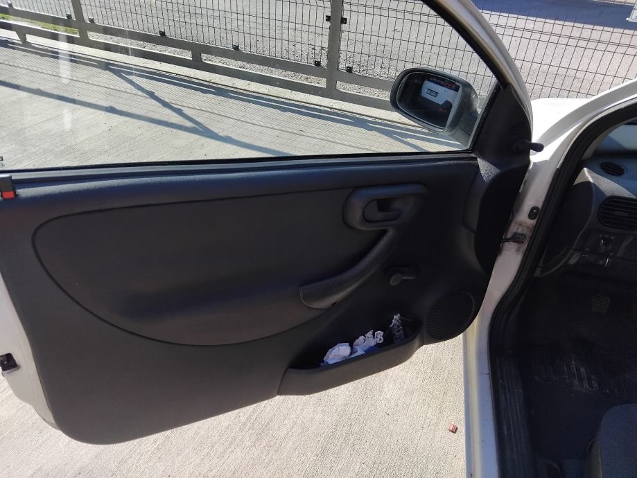 Opel Corsa 1,7, fotografija 4