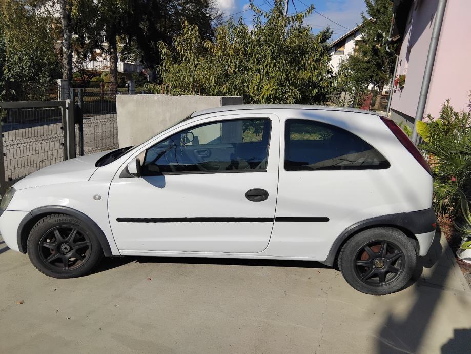 Opel Corsa 1,7, fotografija 2