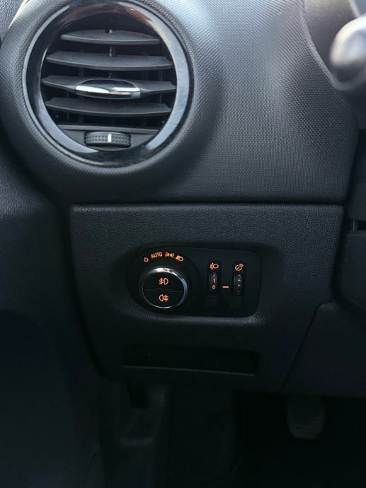 OPEL CORSA 2013., fotografija 8
