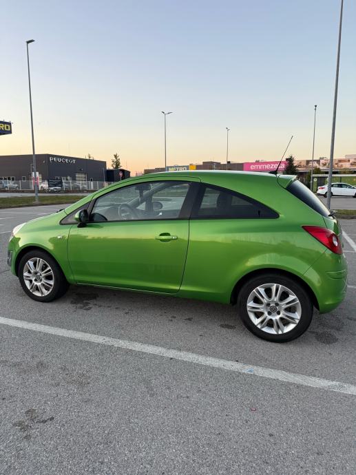 OPEL CORSA 2013., fotografija 2
