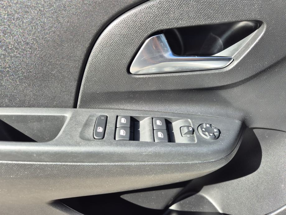Opel Corsa Edition 1,2 100 - Automatik, fotografija 15