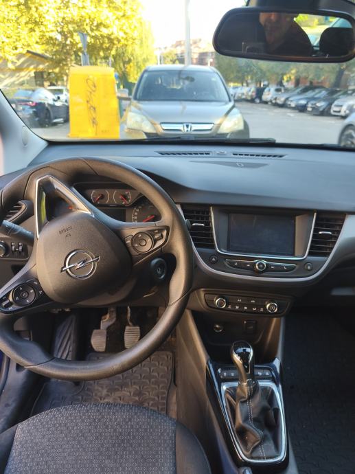 Opel Crossland 1.2, fotografija 5