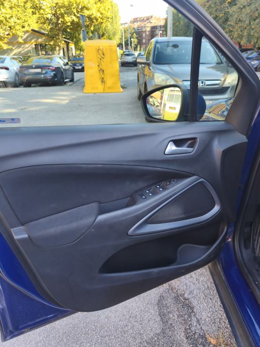 Opel Crossland 1.2, fotografija 7