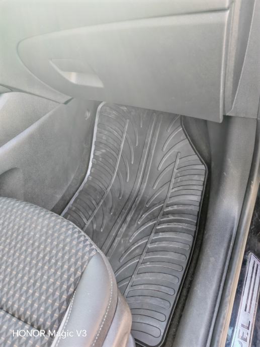 OPEL CROSSLAND X INNOVATION 1.2 T, samo 79.000 km, fotografija 12