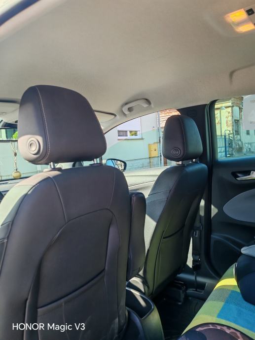 OPEL CROSSLAND X INNOVATION 1.2 T, samo 79.000 km, fotografija 15