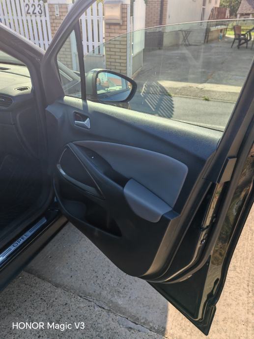 OPEL CROSSLAND X INNOVATION 1.2 T, samo 79.000 km, fotografija 16