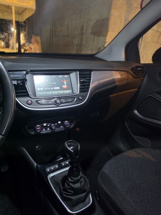 Opel Crossland 1,5 dci, fotografija 6