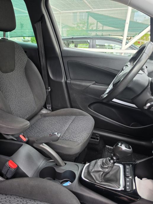 Opel Crossland 1,5 dci, fotografija 8