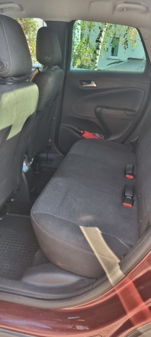 Opel Crossland 1,5 D, fotografija 8