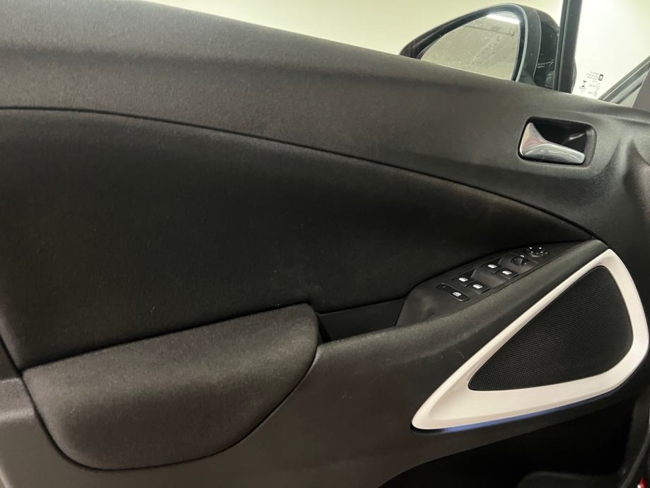 Opel Crossland X 1.2 XHT, fotografija 13