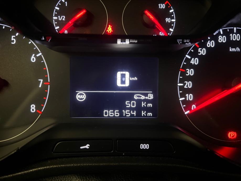 Opel Crossland X 1.2 XHT, fotografija 16