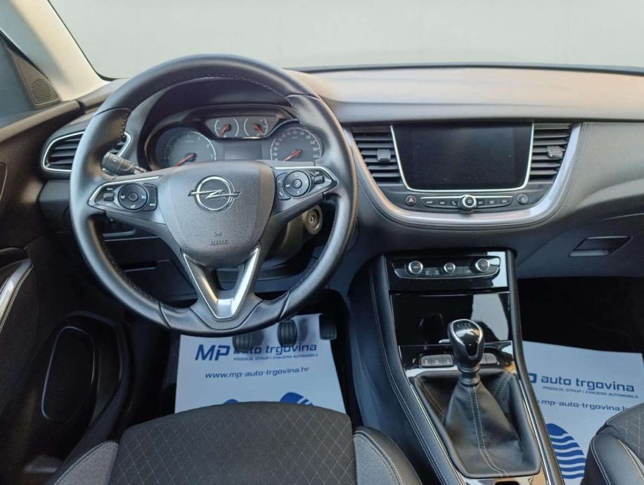 Opel Grandland 1,2 Turbo, Design Line, fotografija 17