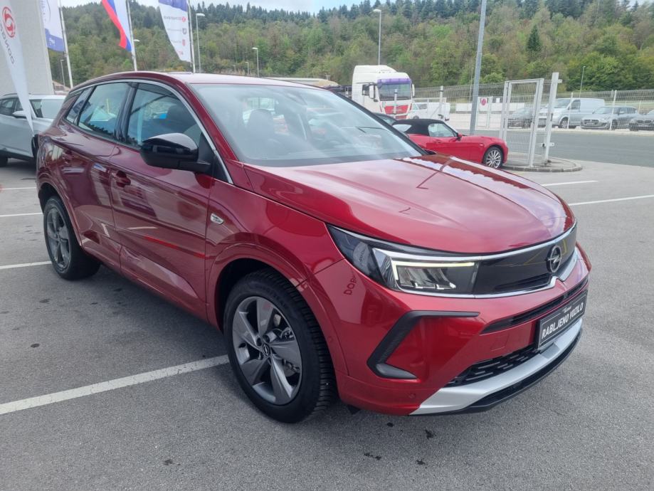 Opel Grandland 1.2 Turbo - SAMO 11.303km - POTRJENA SERVISNA, fotografija 3