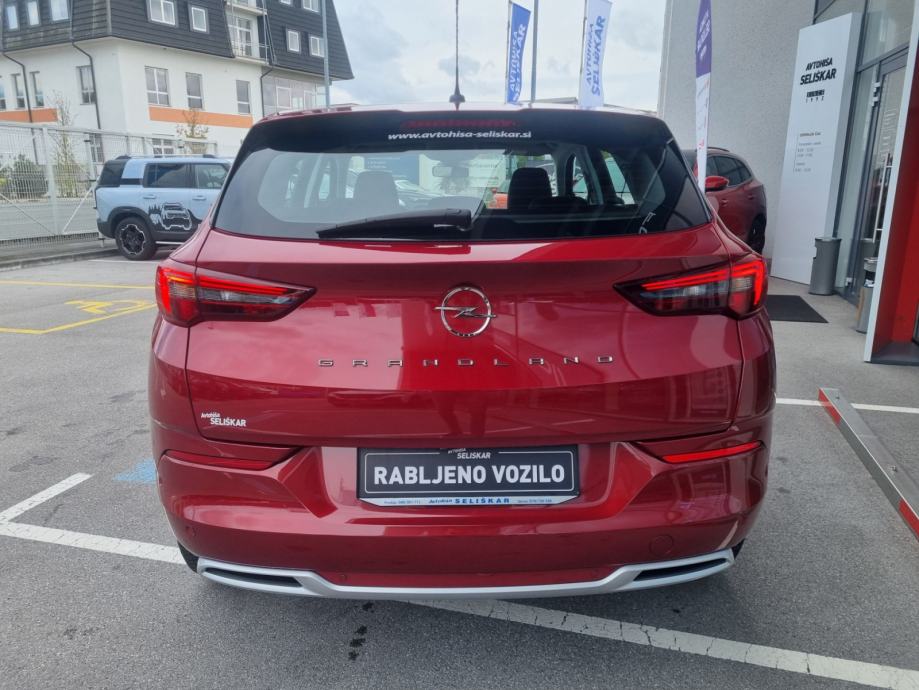 Opel Grandland 1.2 Turbo - SAMO 11.303km - POTRJENA SERVISNA, fotografija 6