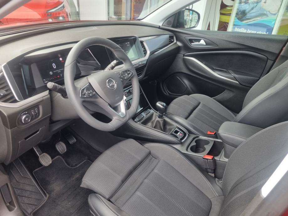 Opel Grandland 1.2 Turbo - SAMO 11.303km - POTRJENA SERVISNA, fotografija 8