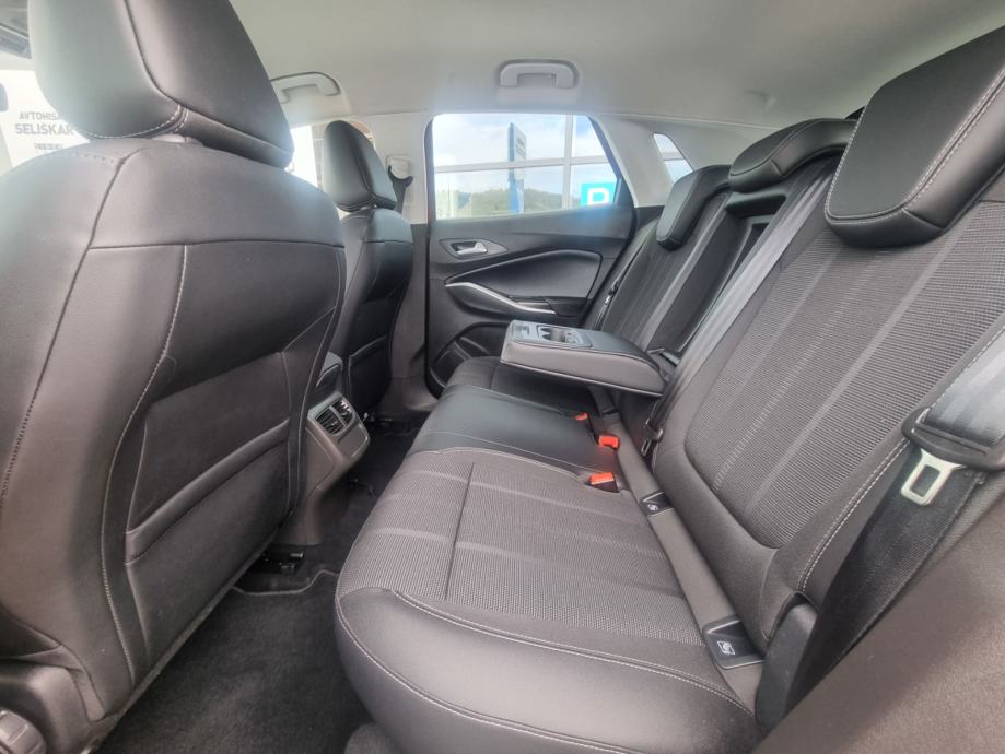 Opel Grandland 1.2 Turbo - SAMO 11.303km - POTRJENA SERVISNA, fotografija 9